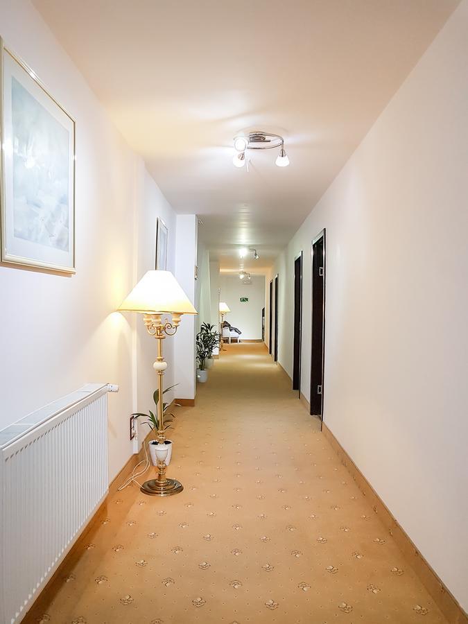 Cazare Fundeni Medlife Boekarest Buitenkant foto
