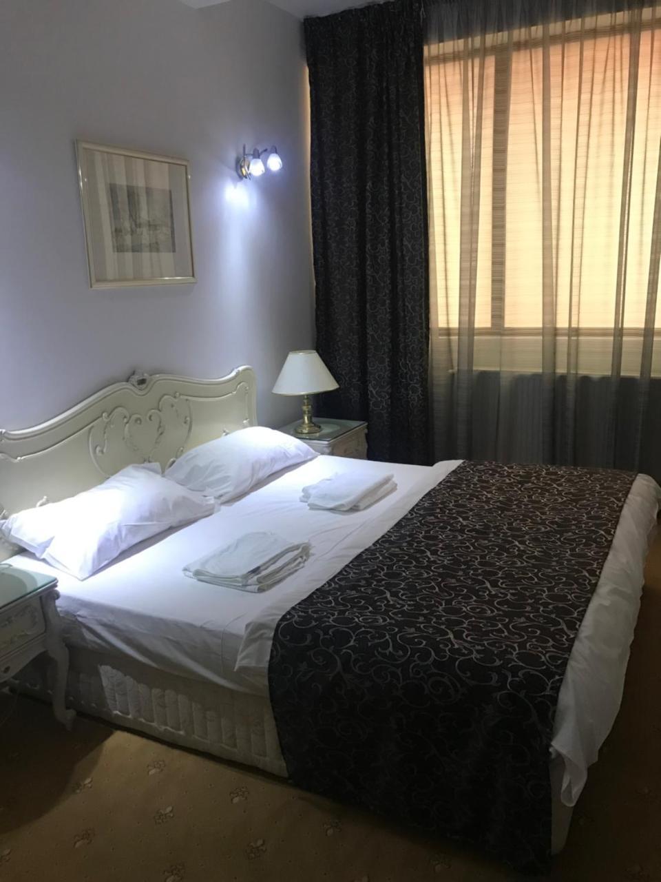Cazare Fundeni Medlife Boekarest Buitenkant foto